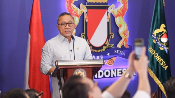 Zulkifli Hasan Dan Pejabat Kementerian Saat Umumkan Penghapusan Kelas Beras Premium Dan Medium