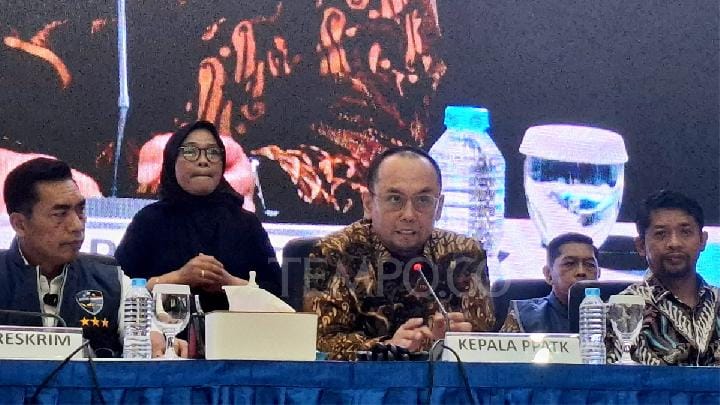 Kepala Ppatk Ivan Yustiavandana Dalam Konferensi Pers Tentang Pemblokiran Rekening