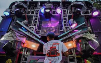 Peralatan Sound Karnaval Indonesia Saat Disiapkan Di Malang
