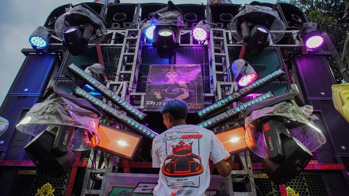 Peralatan Sound Karnaval Indonesia Saat Disiapkan Di Malang